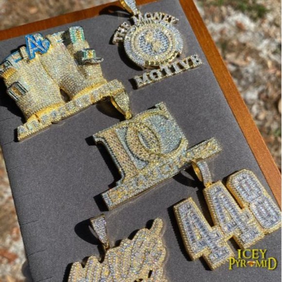 APF All Pocket Full Money Silver Color Design Pendant - Picture 4 of 5